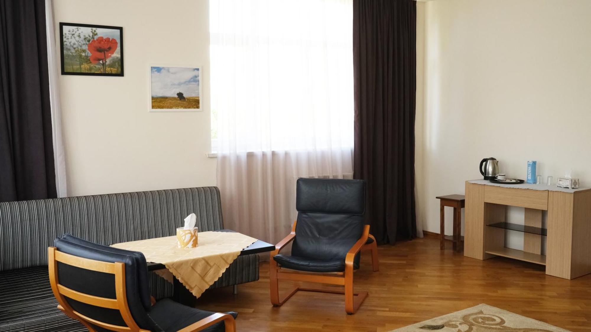 Ymca Spitak Hostel Ngoại thất bức ảnh